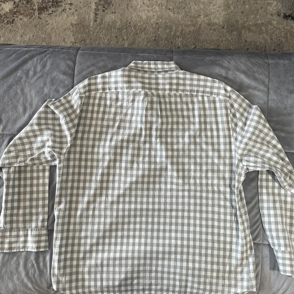 J. Crew Classic Secret Wash Size XL Mens Gray White Check‎ Button Down Shirt